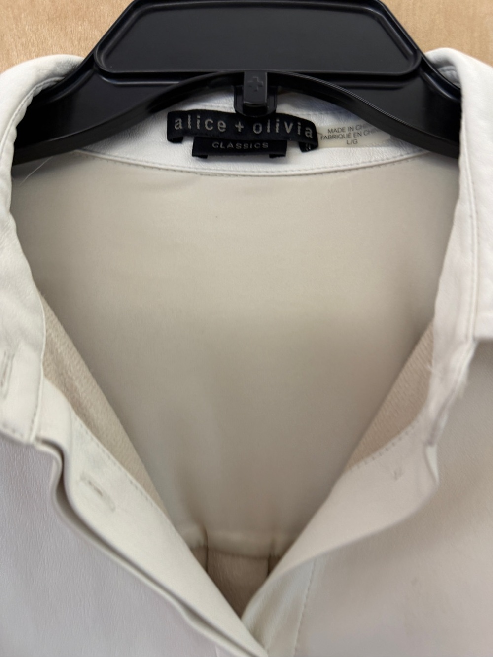 Alice + Olivia Leon Off White Vegan Leather Twist Front Crop Top - Picture 10 of 16